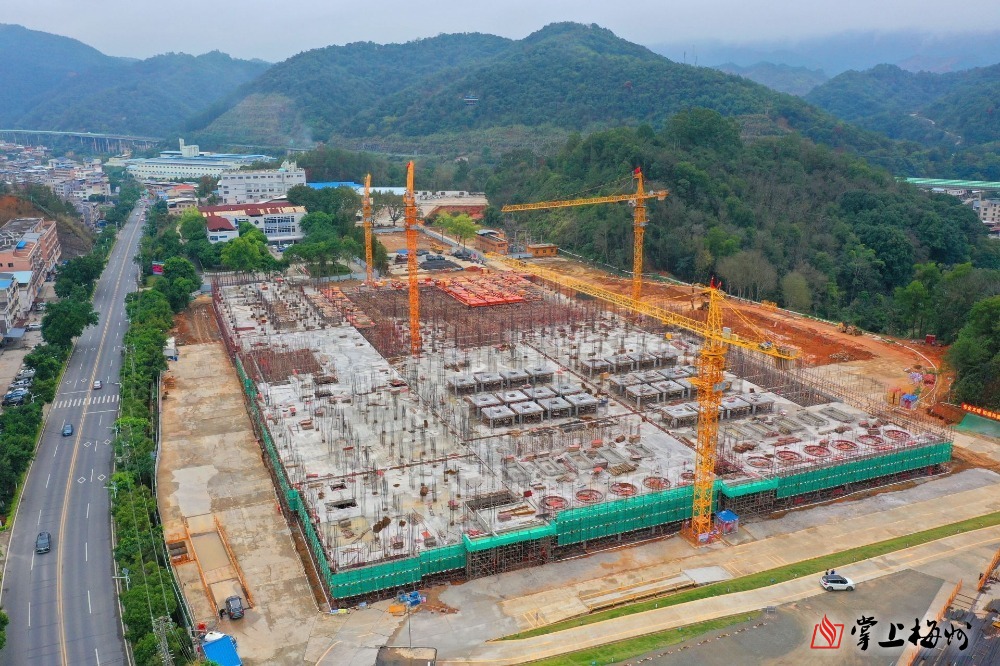 “新春走基层·企业行”全媒体采风团走进亚搏平台_亚搏(中国)科技