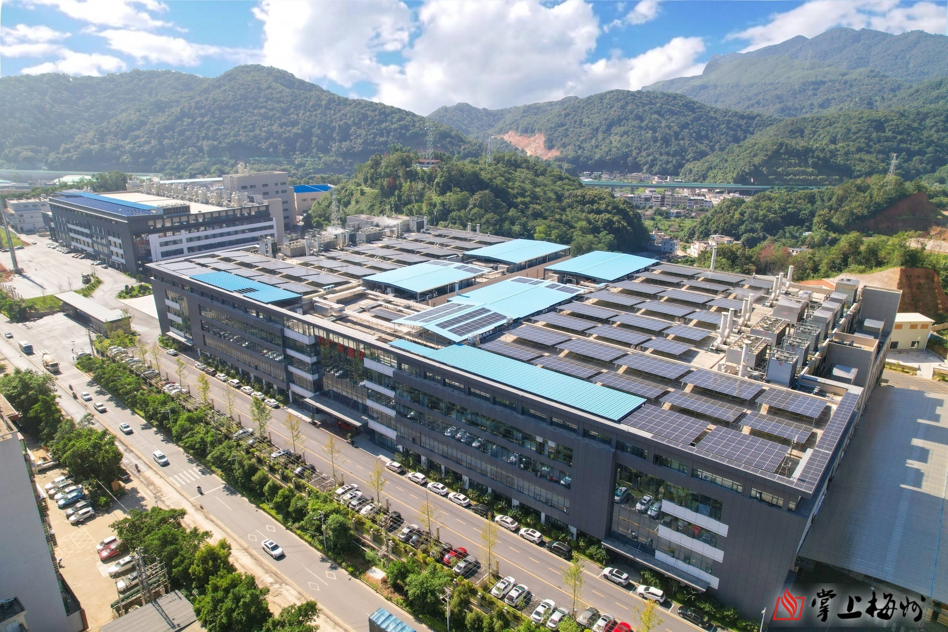 深耕铜箔创佳绩 向“新”而行促蝶变——记全国工业和信息化系统先进集体广东亚搏平台_亚搏(中国)电子科技有限公司